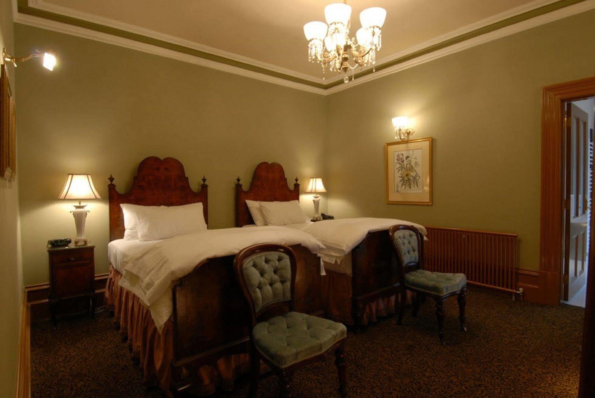 Craig'S Royal Hotel Ballarat Exterior foto A room at the hotel